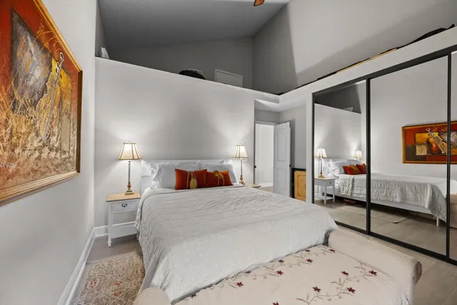 Residence photo 19