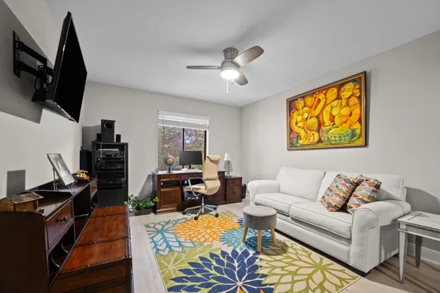 Residence photo 23
