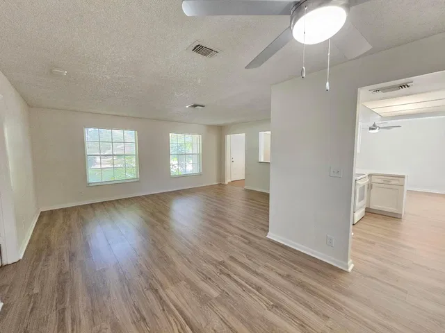 Residence photo 6