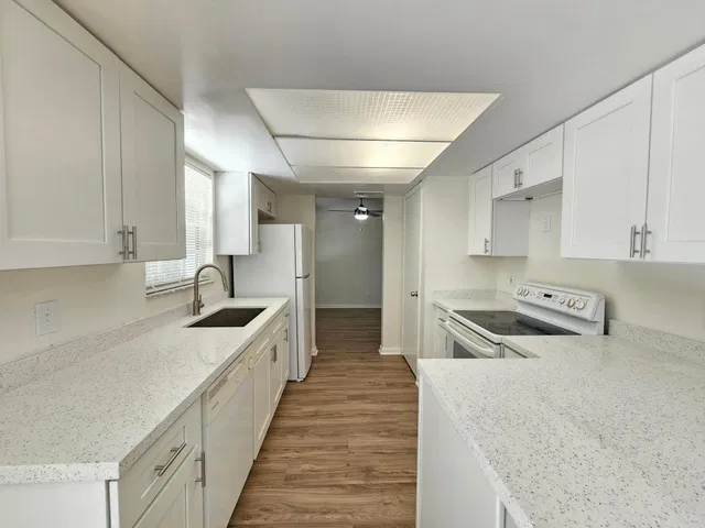 Residence photo 8