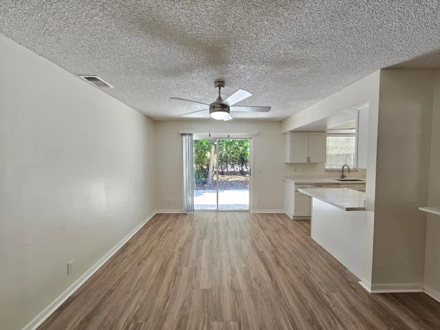 Residence photo 10