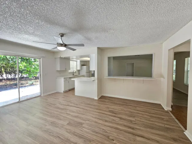 Residence photo 12