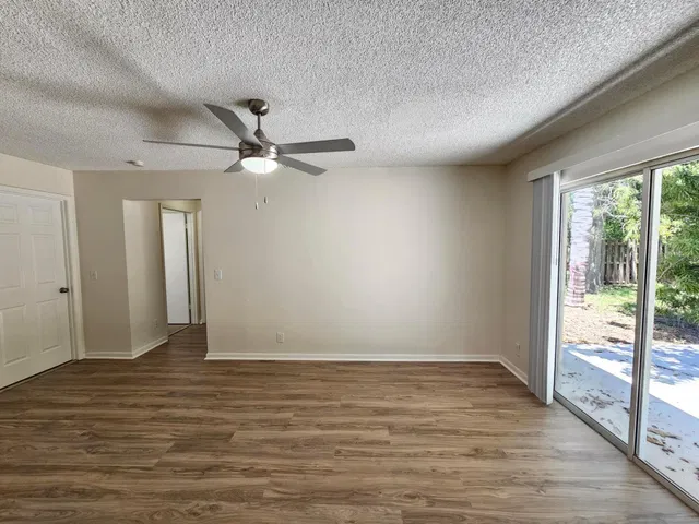 Residence photo 15