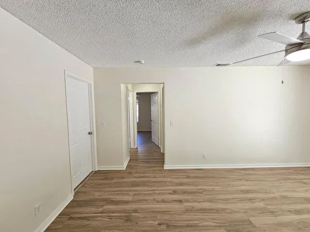 Residence photo 16