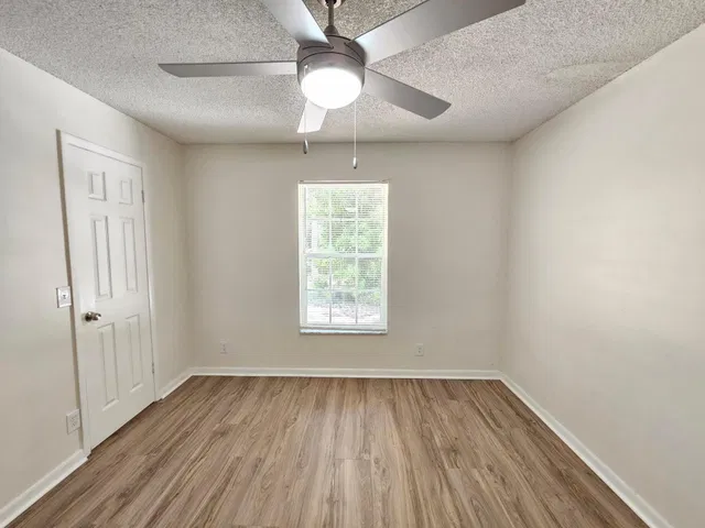 Residence photo 24