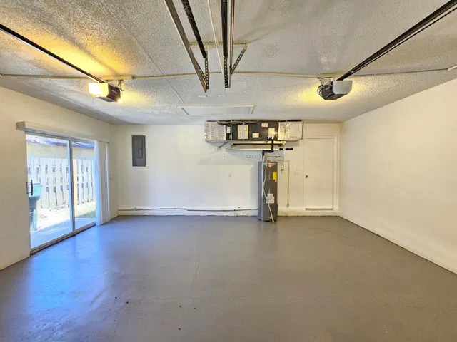 Residence photo 33