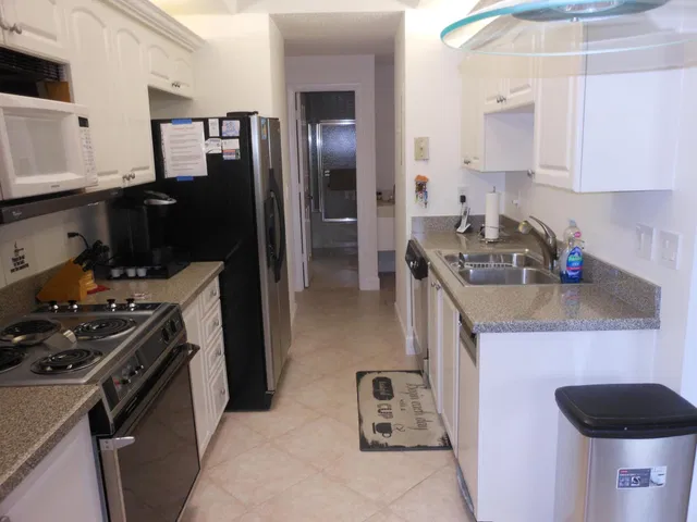 Unit 309 photo 5