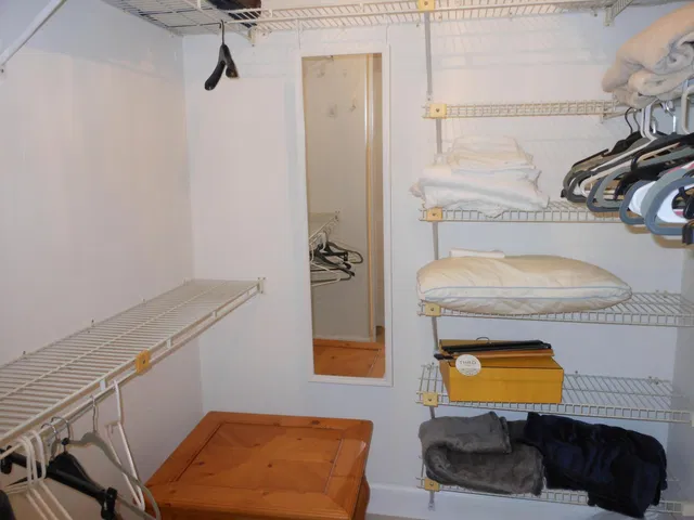 Unit 309 photo 11