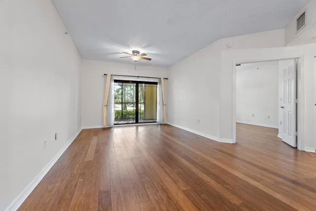 Unit 106 photo 11