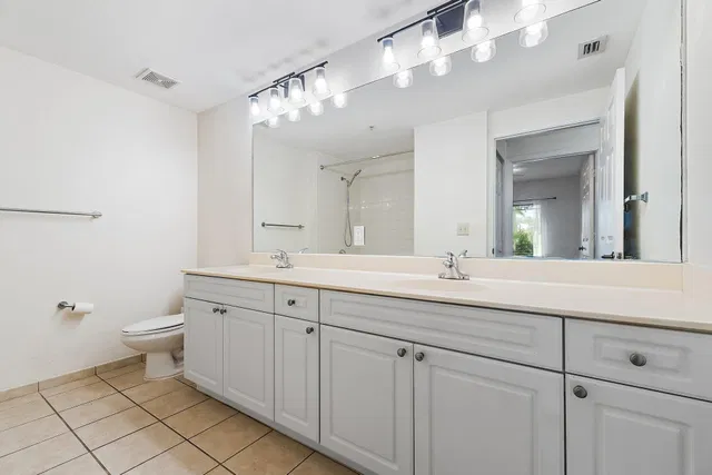 Unit 106 photo 29