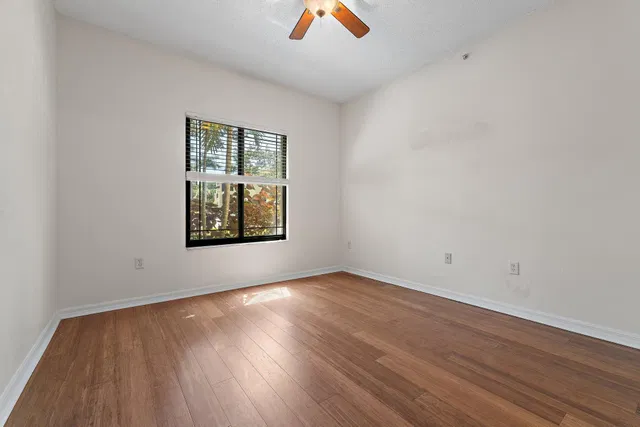 Unit 106 photo 31