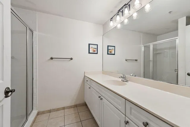 Unit 106 photo 36