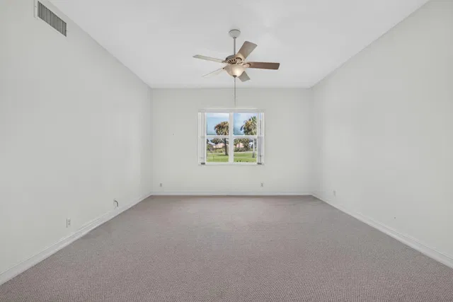 Residence photo 27