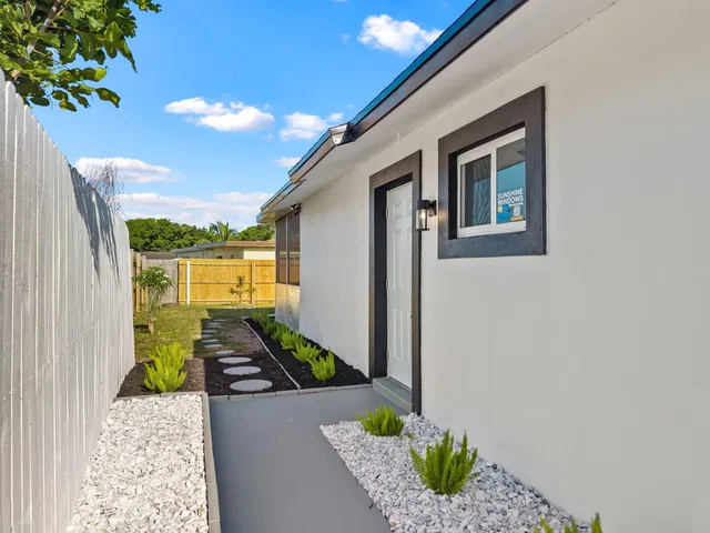 Residence photo 2