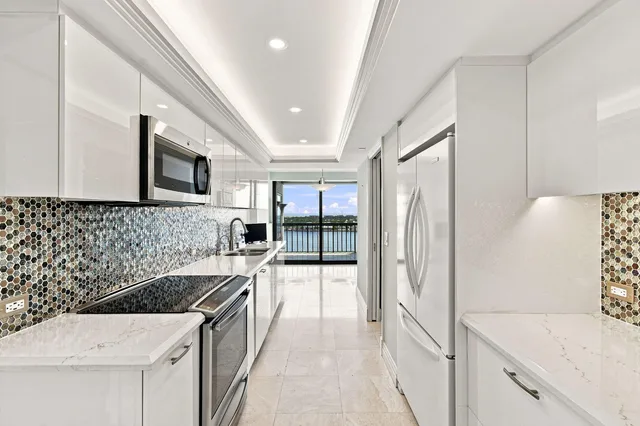 Waterview Towers Unit 1701 photo 14