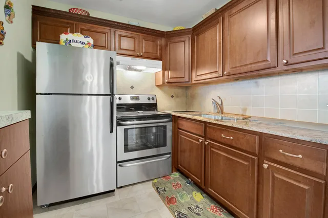 Residence photo 2
