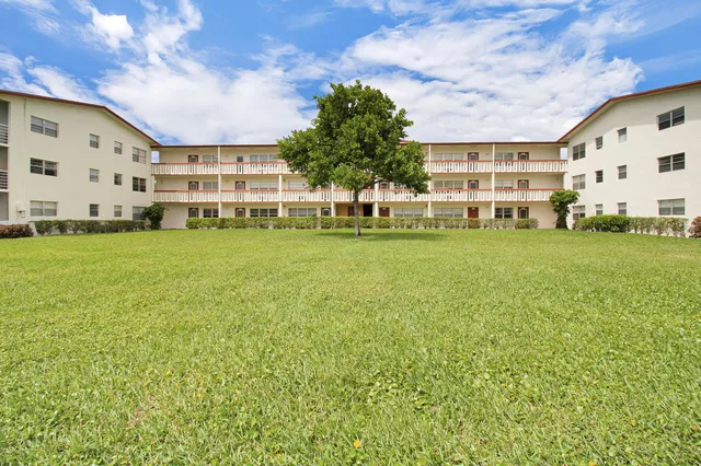 Residence photo 4