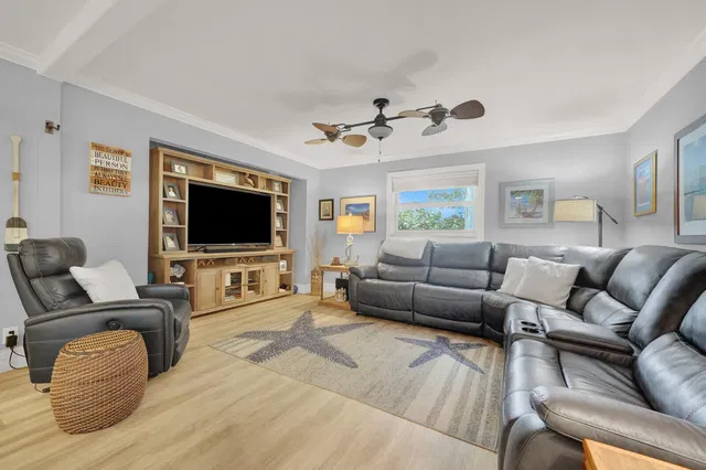 Residence photo 6