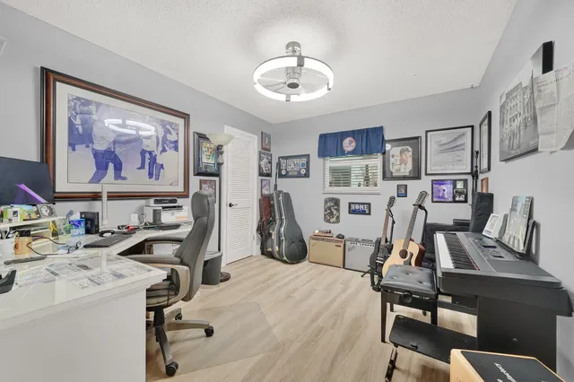 Residence photo 41