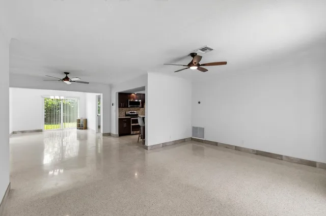 Residence photo 10
