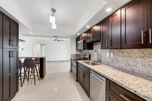 Residence photo 22
