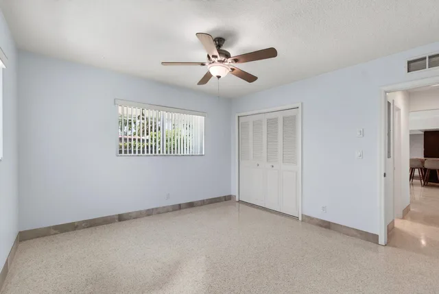 Residence photo 32