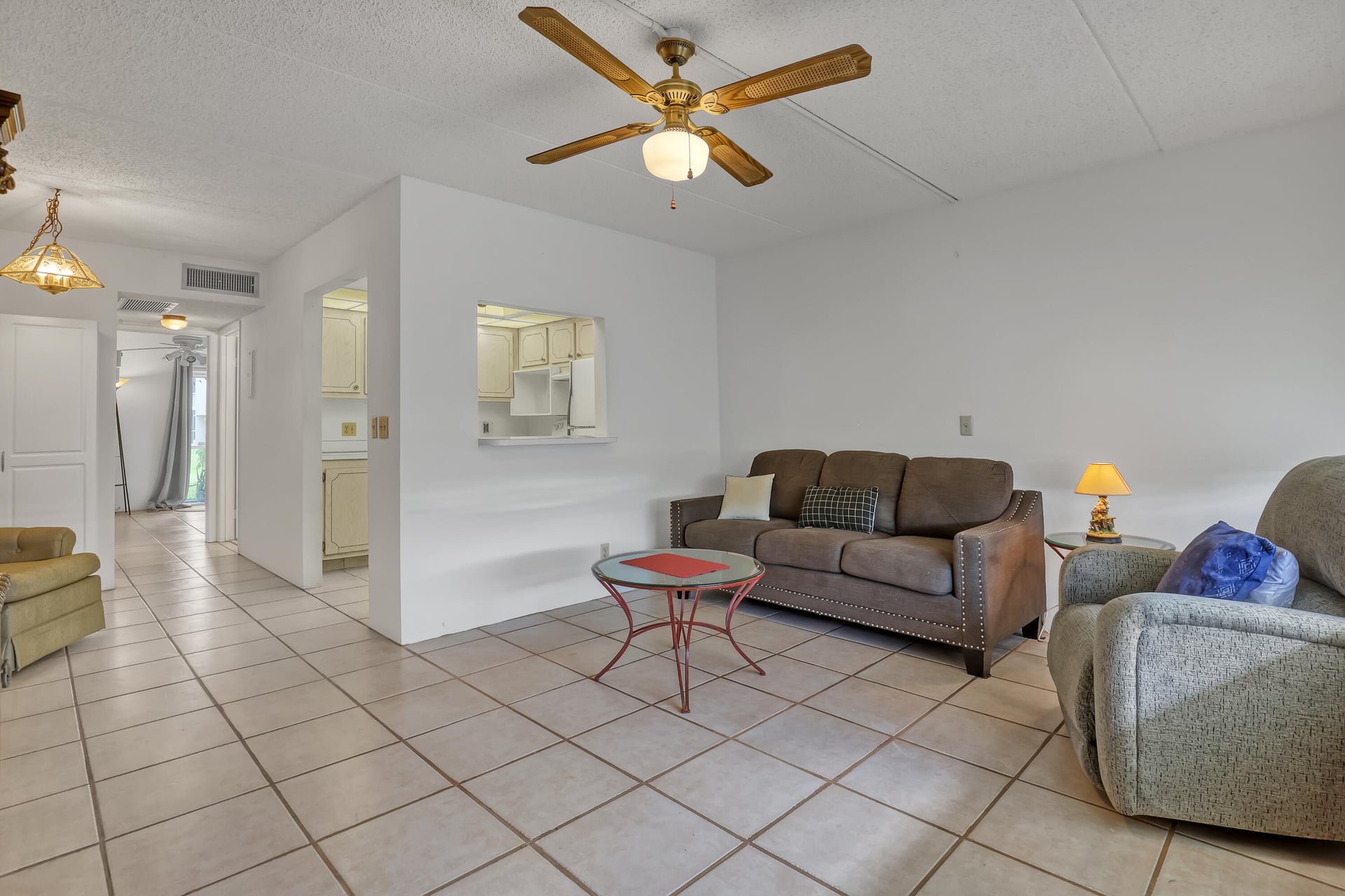 Unit 117 photo 4