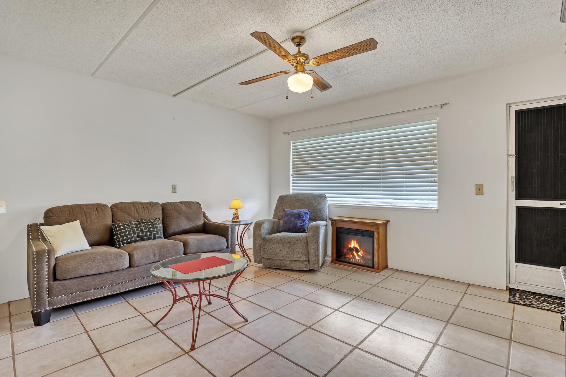 Unit 117 photo 5