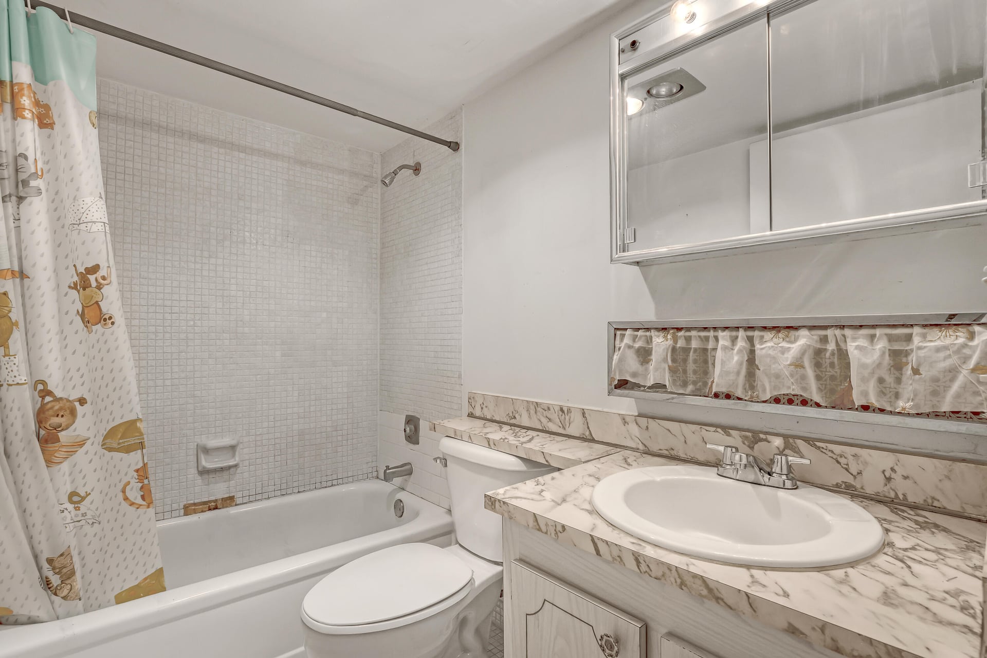 Unit 117 photo 12