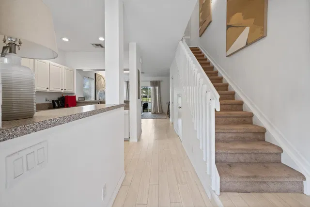 Residence photo 3