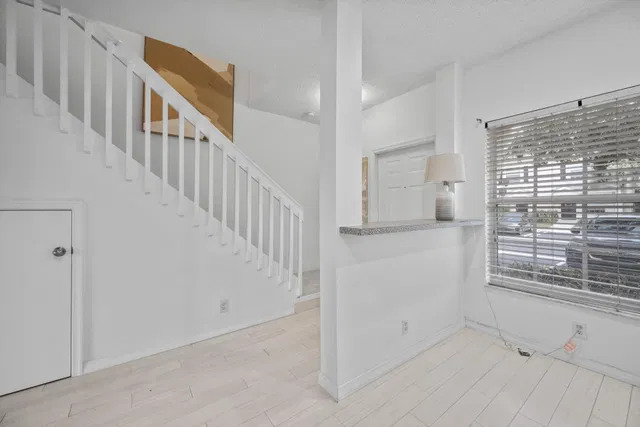 Residence photo 4