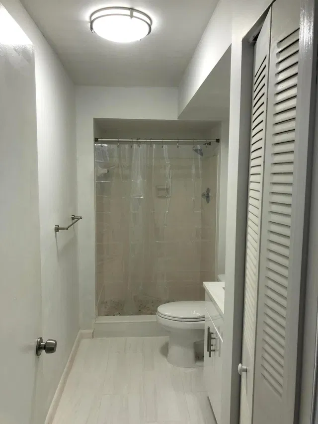 Unit 2140 photo 2