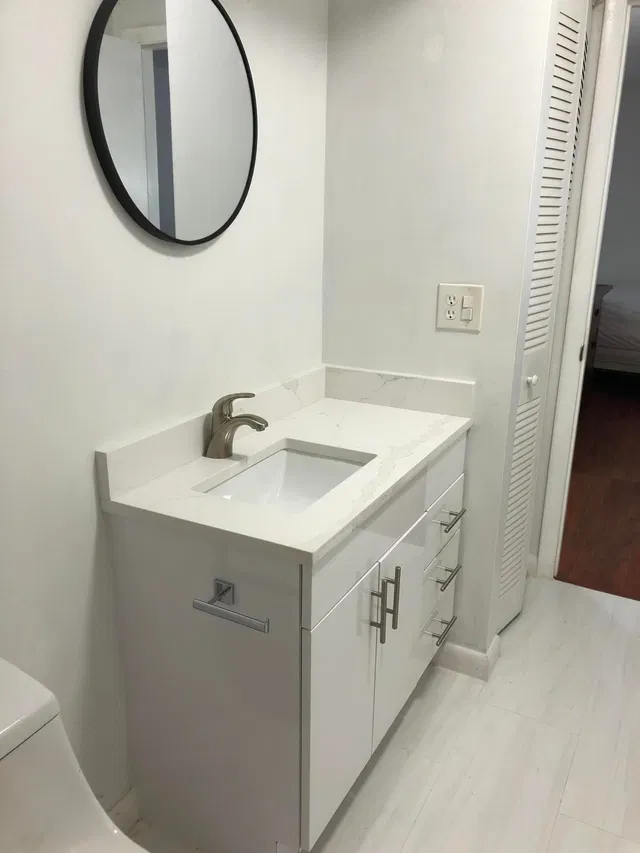 Unit 2140 photo 3