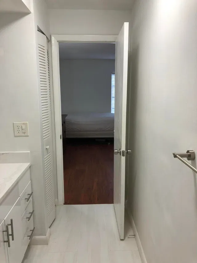 Unit 2140 photo 4