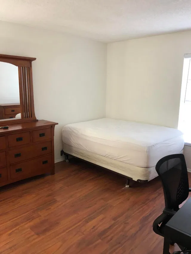Unit 2140 photo 7