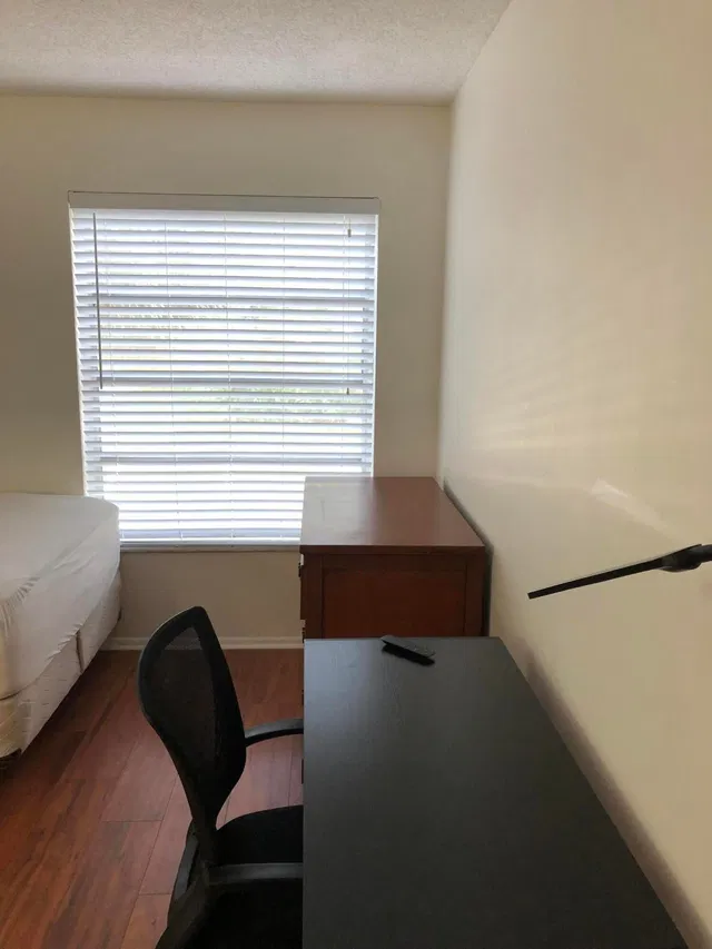 Unit 2140 photo 8