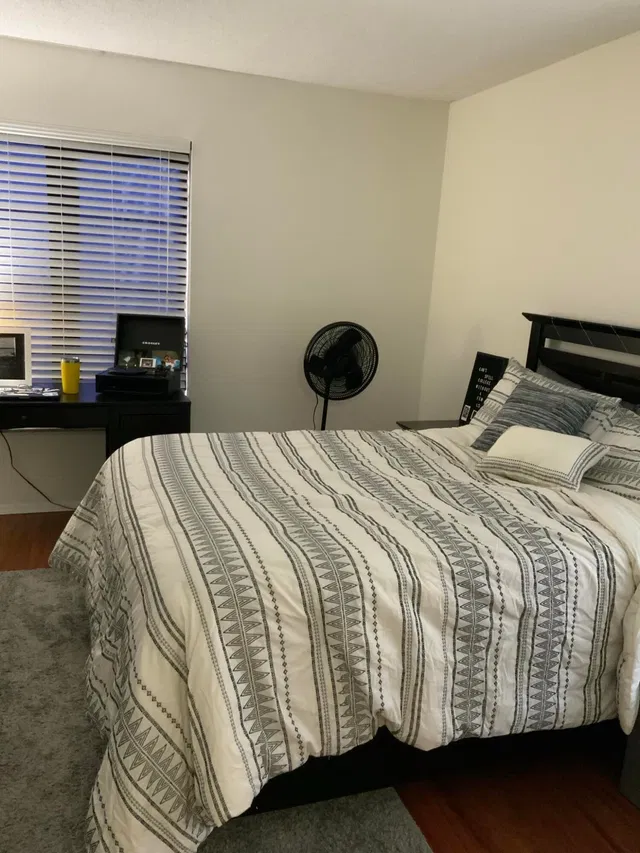 Unit 2140 photo 18