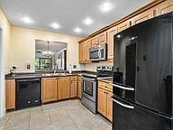 Unit 212E photo 5