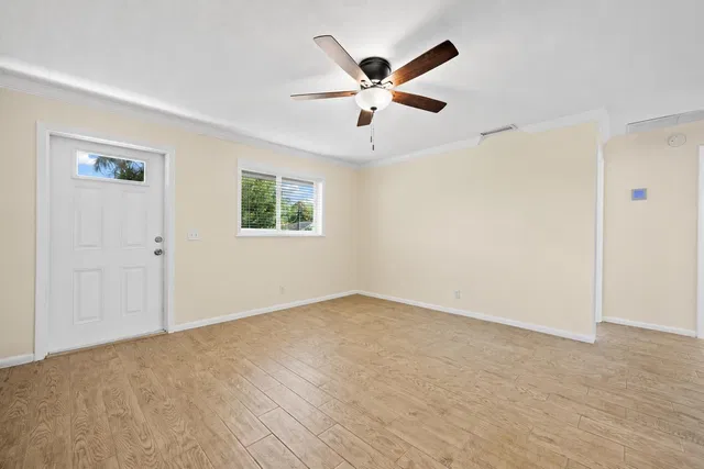 Unit 262 photo 3