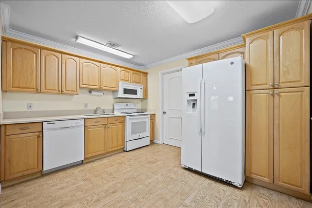 Unit 262 photo 4