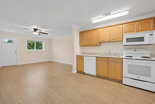Unit 262 photo 5