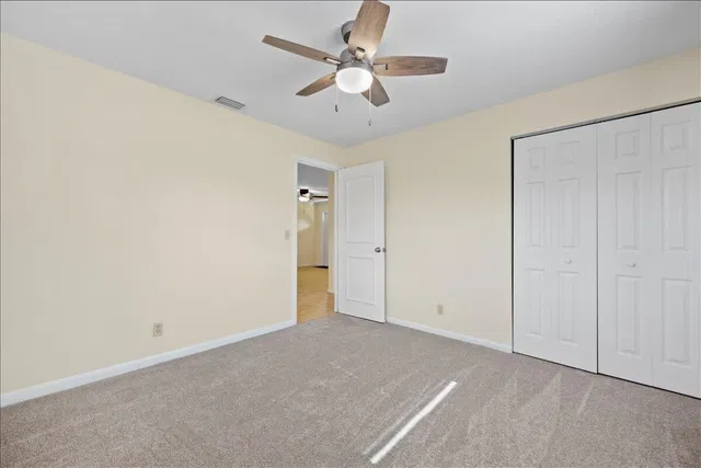 Unit 262 photo 9