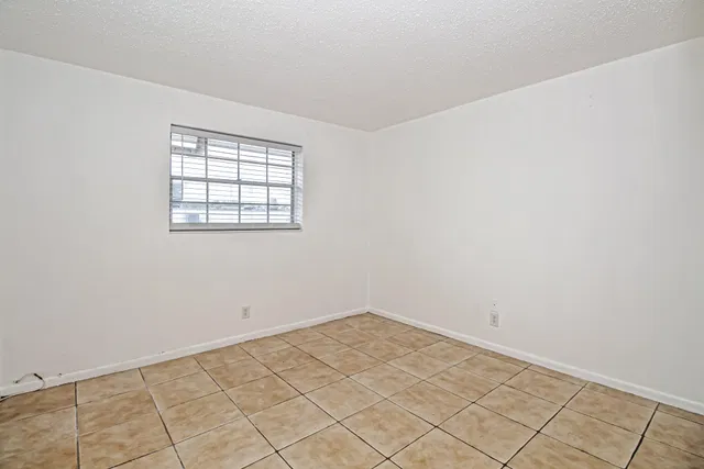 Residence photo 4