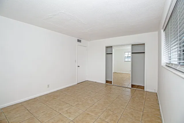 Residence photo 16