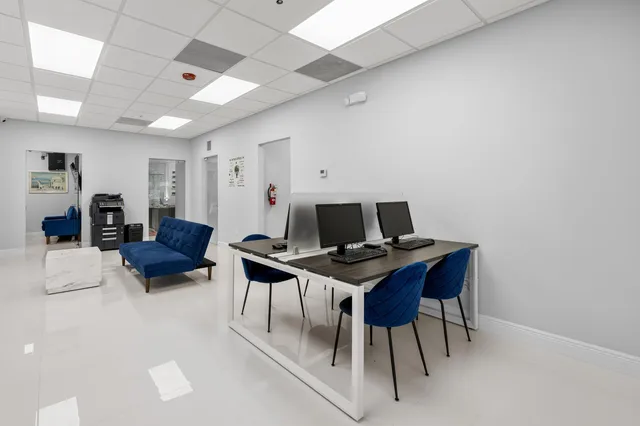  Unit 207 photo 5