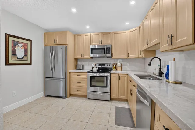 Unit C photo 6