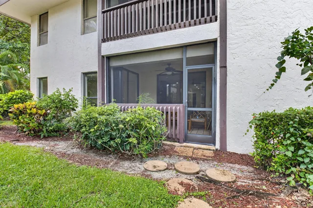 Unit C photo 27