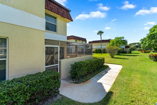 Jupiter Harbour Unit 803 photo 2