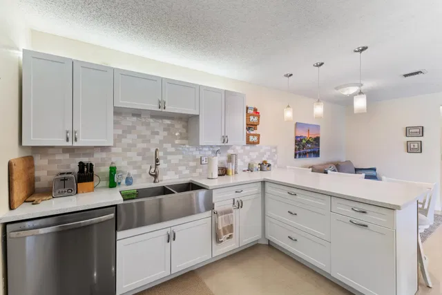 Jupiter Harbour Unit 803 photo 19