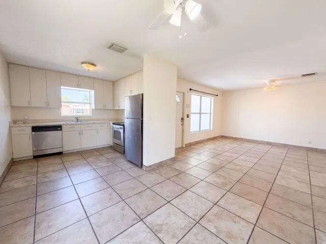 Residence photo 2